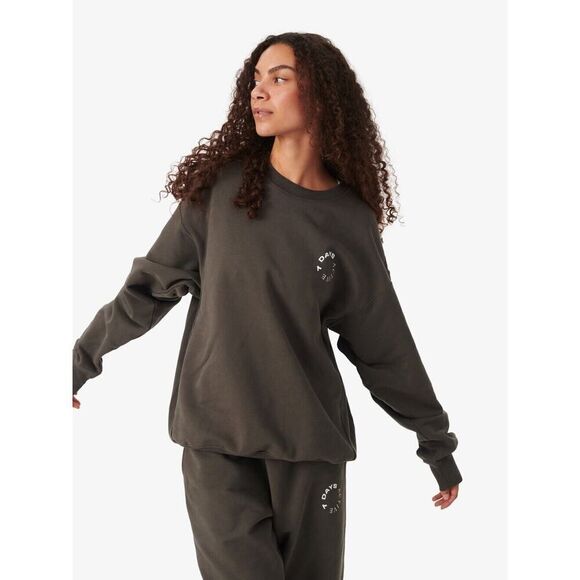 7 Days Active Monday Sweatshirt Unisex Medium Athleisure Everyday Cozy Comfy - Picture 5 of 7